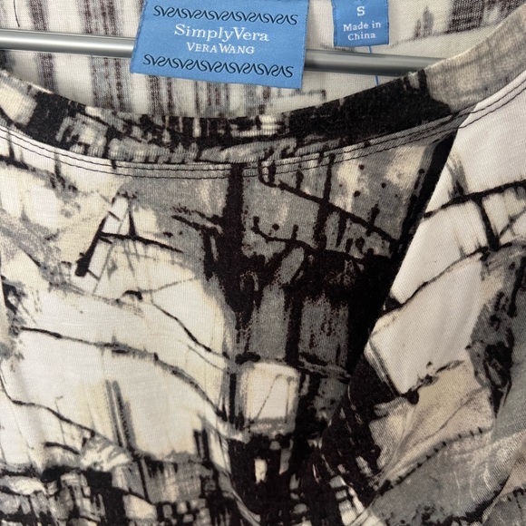 Simply Vera wang top grey white black cream pattern Rutched on one side at top - Picture 2 of 5